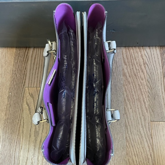 Kate Spade shoulder bag w/ charm - Picture 4 of 5